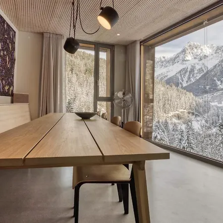 Skyfall Chalet *